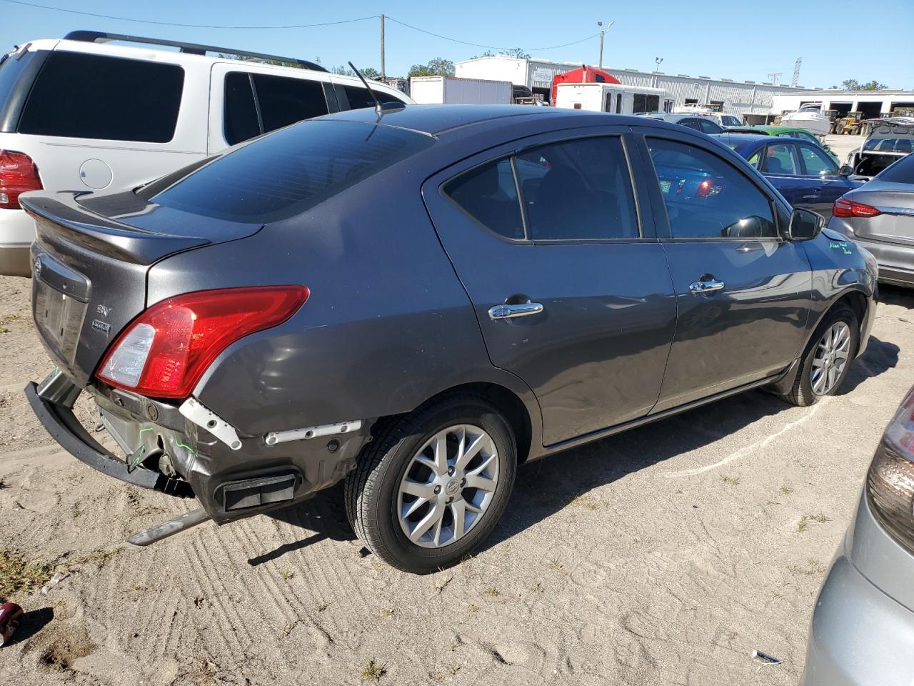 VIN 3N1CN7AP9HL883777 2017 NISSAN VERSA no.3