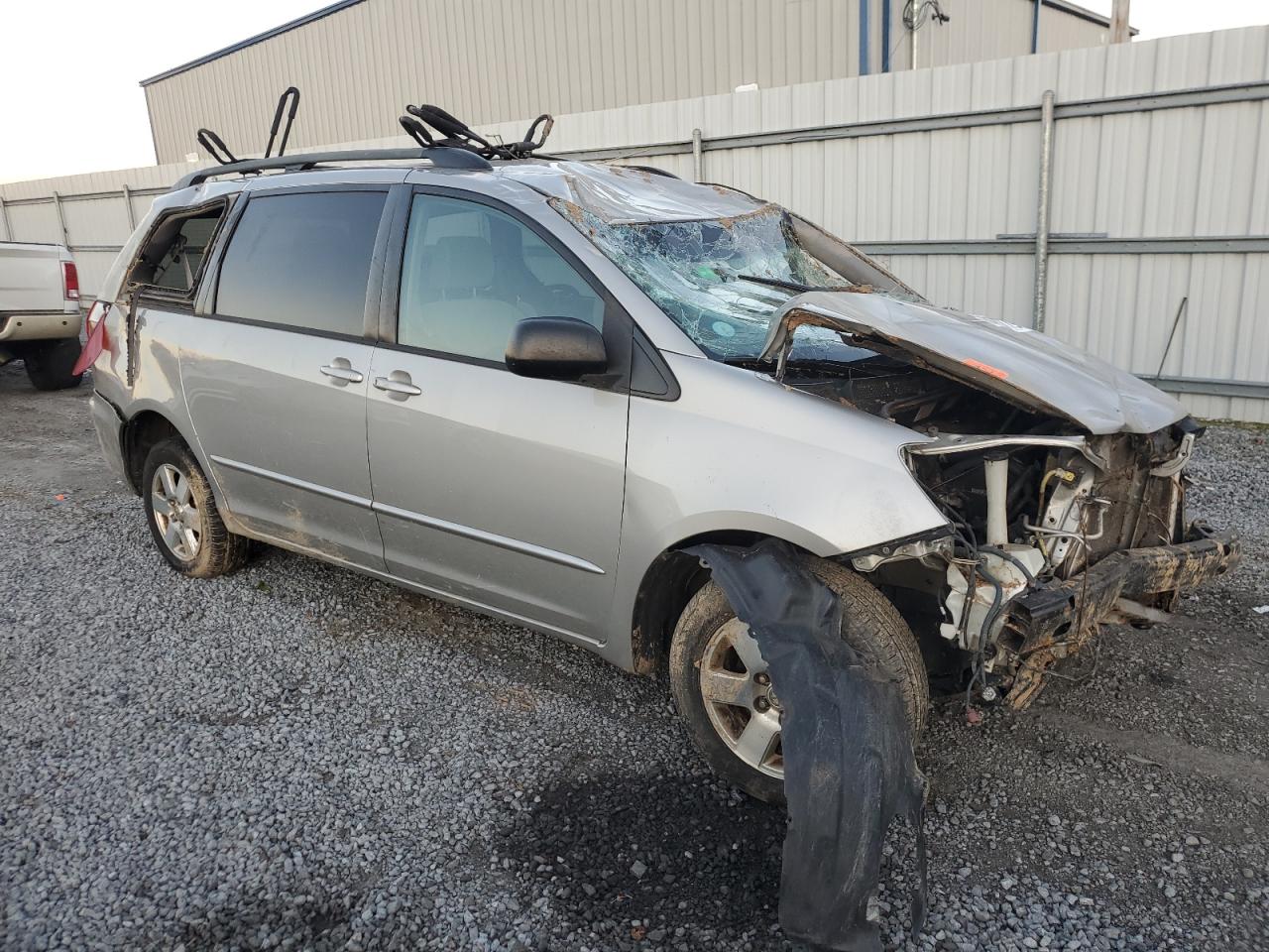 2005 Toyota Sienna - Image 4