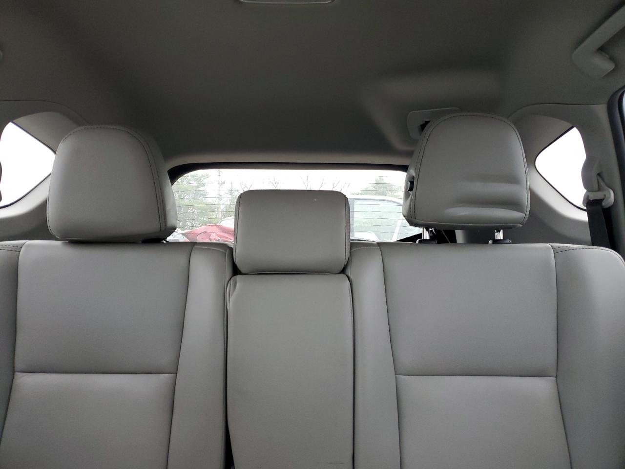 2015 Toyota RAV 4 - Image 10