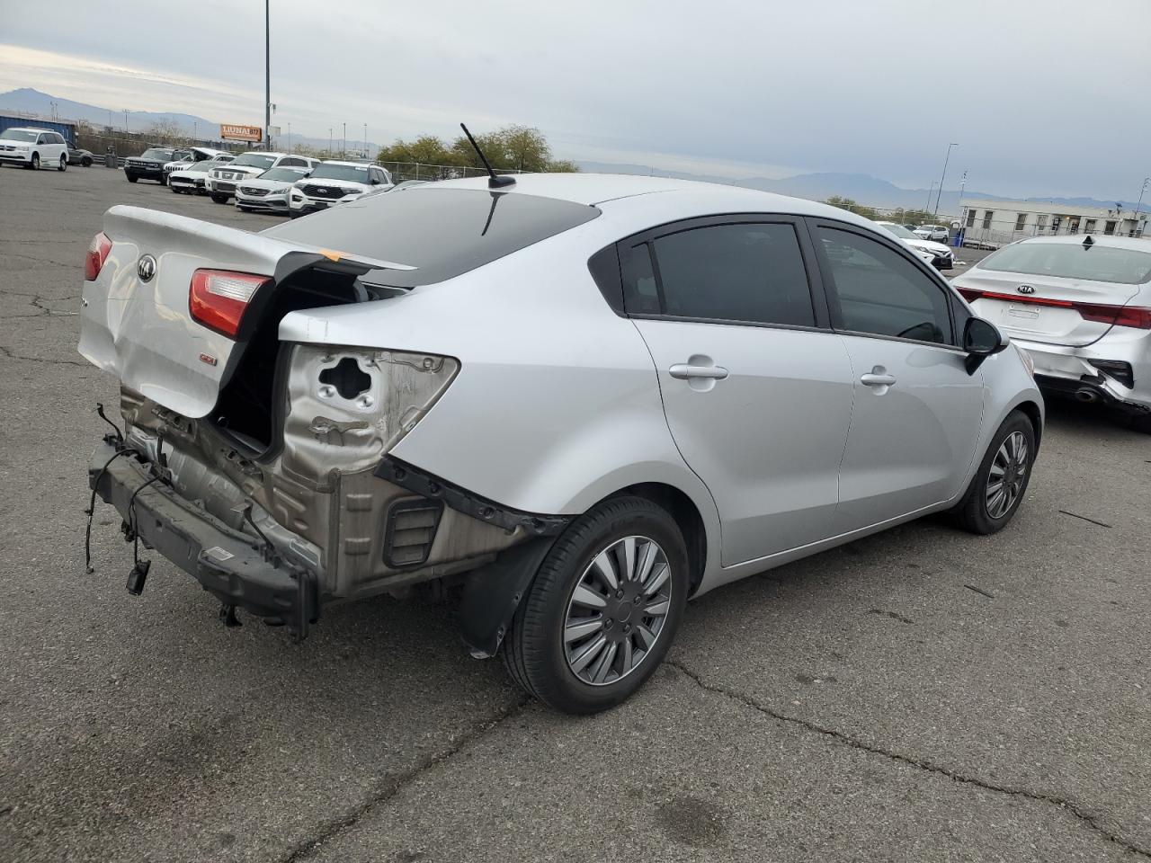 2015 Kia Rio - Image 3