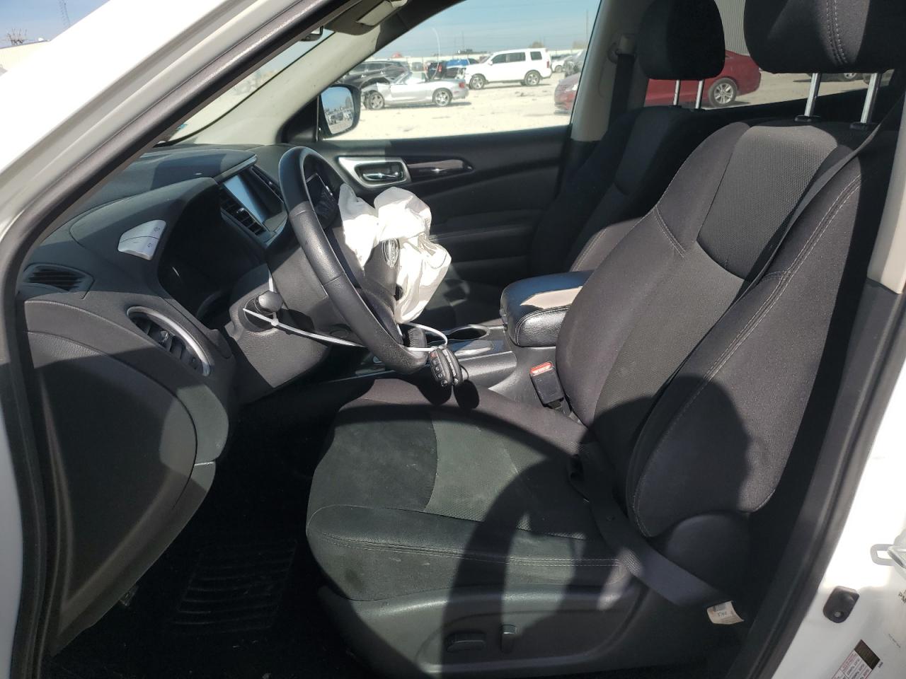 2018 Nissan Pathfinder S VIN: 5N1DR2MN8JC639652 Lot: 82783654