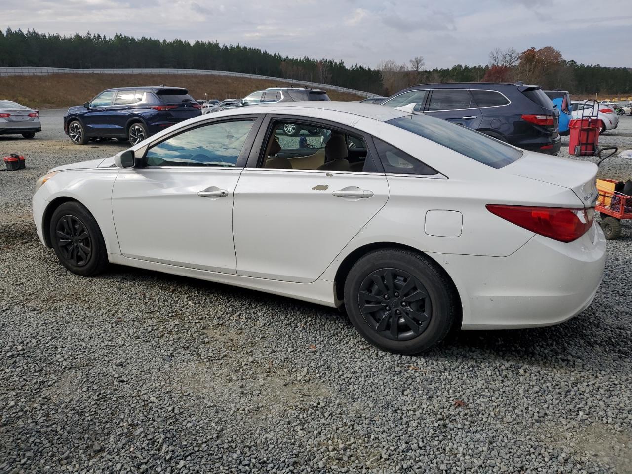 2011 Hyundai Sonata - Image 2