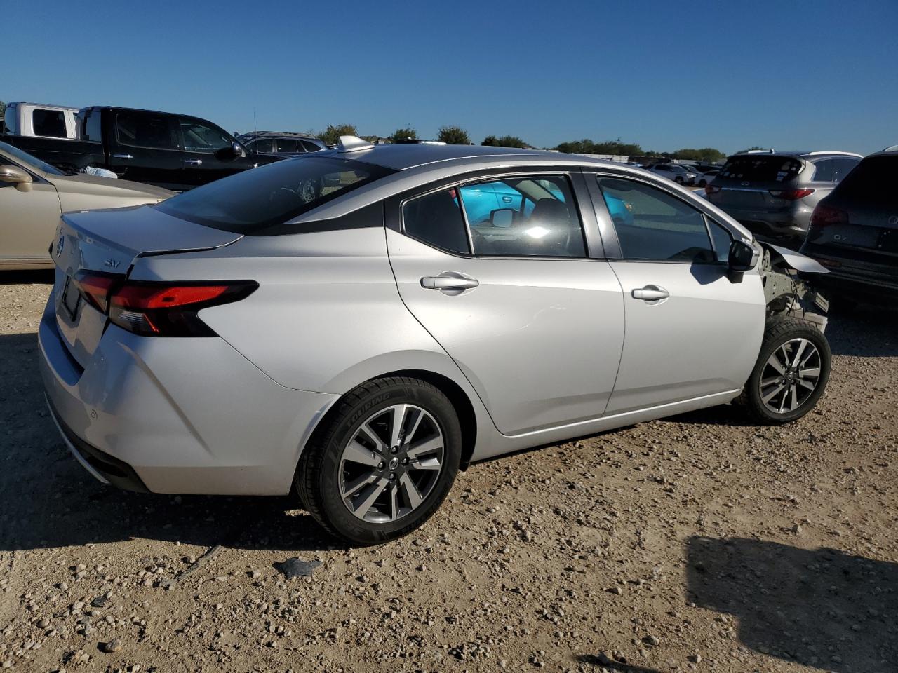 2021 Nissan Versa - Image 3