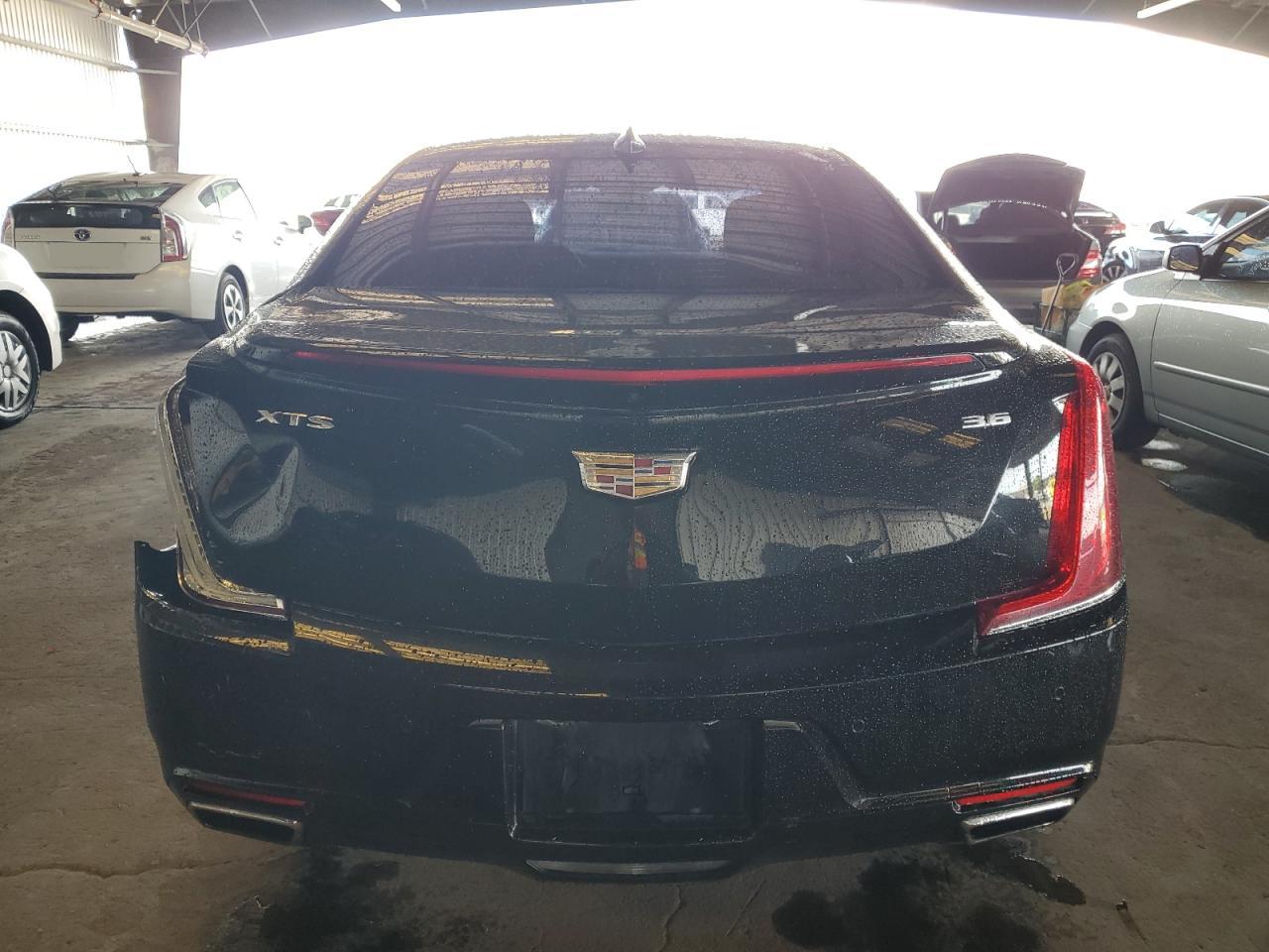 2018 Cadillac XTS - Image 6