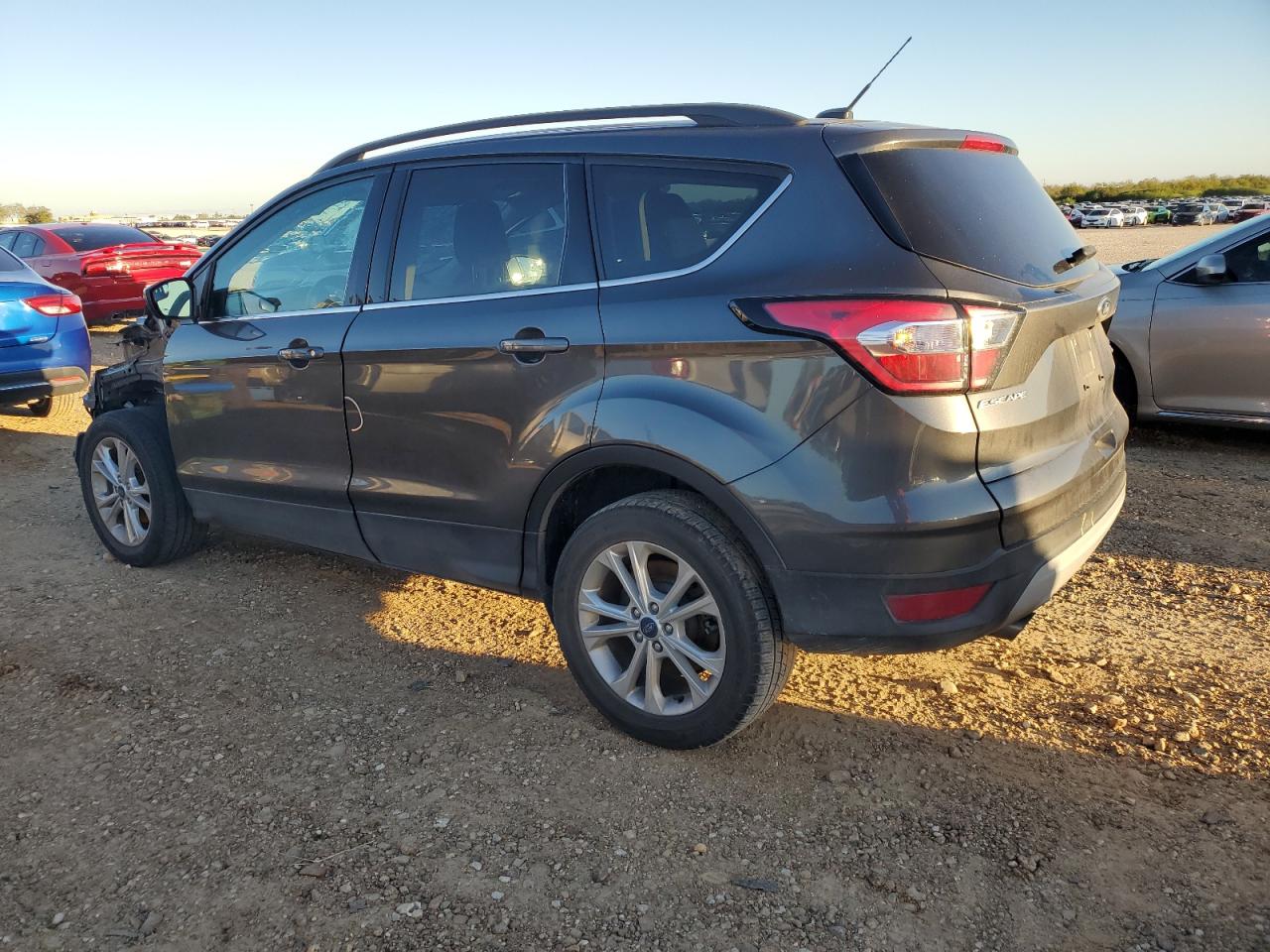 VIN 1FMCU0GD0JUD02971 2018 FORD ESCAPE no.2