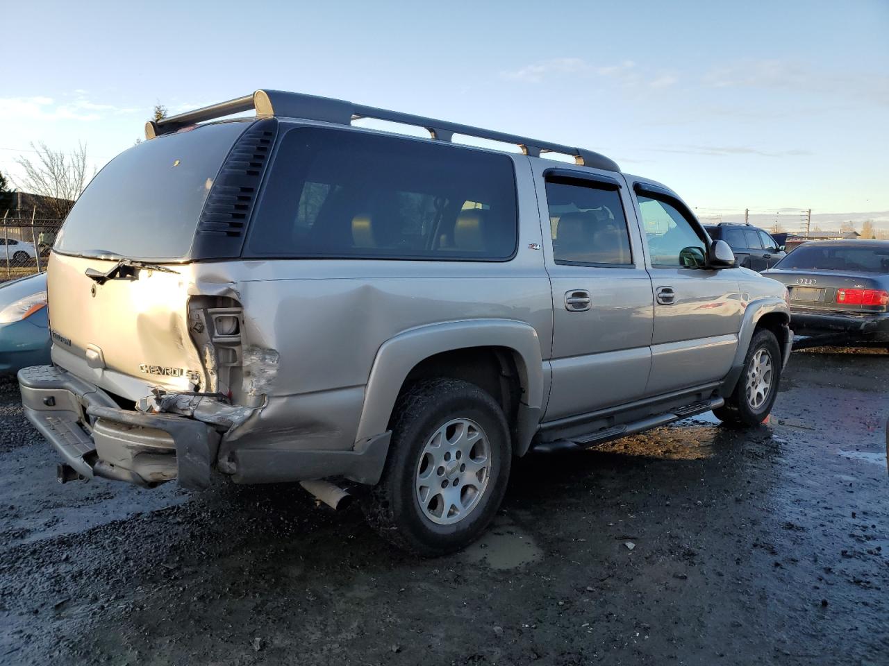 2005 Chevrolet Suburban - Image 3