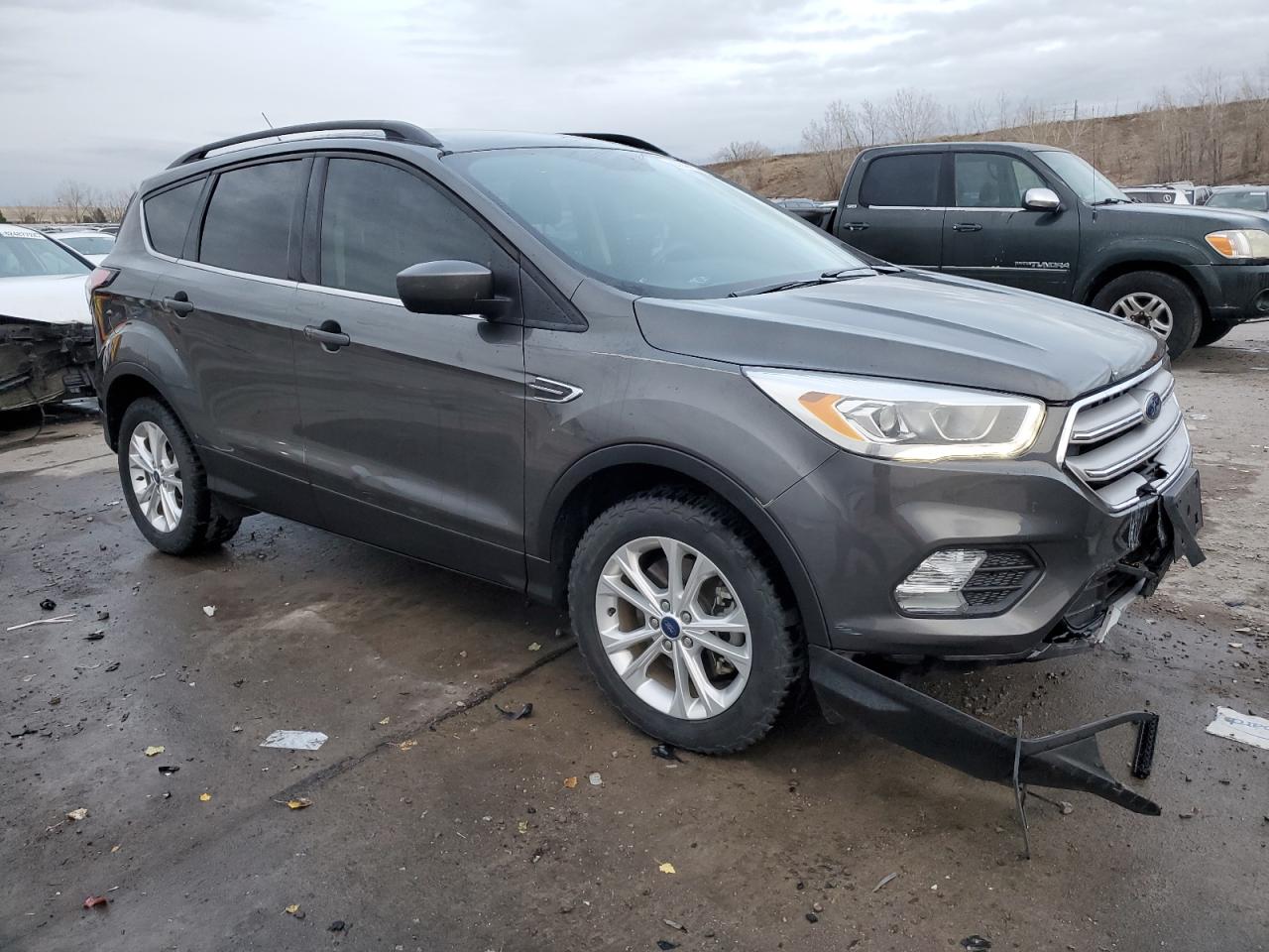 VIN 1FMCU9G91HUB60608 2017 FORD ESCAPE no.4