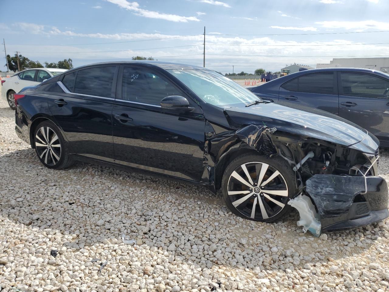 2020 Nissan Altima - Image 4