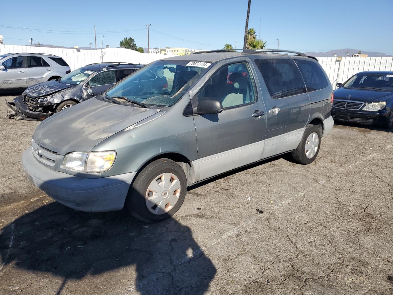 TOYOTA All Models 2000 VIN 4T3ZF13C8YU178599
