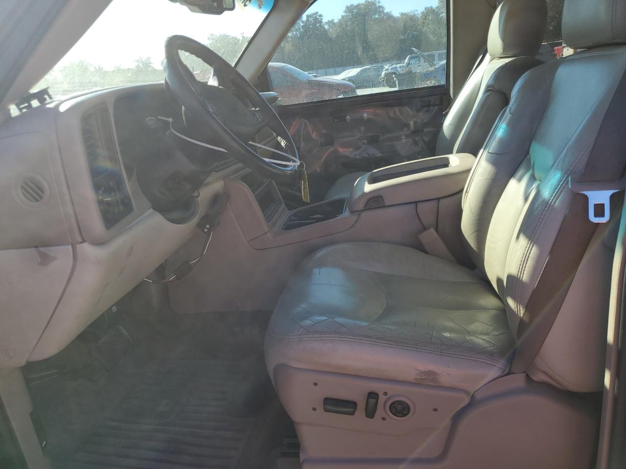 2005 Chevrolet Avalanche - Image 7