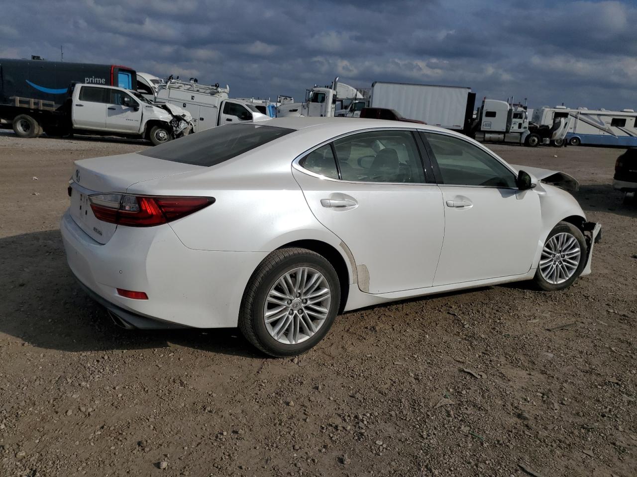 2016 Lexus ES - Image 3