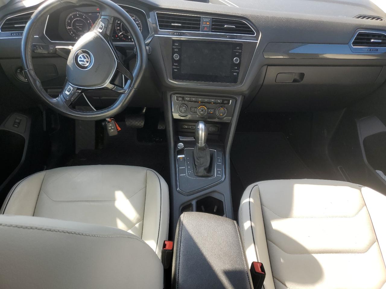 2018 Volkswagen Tiguan - Image 8