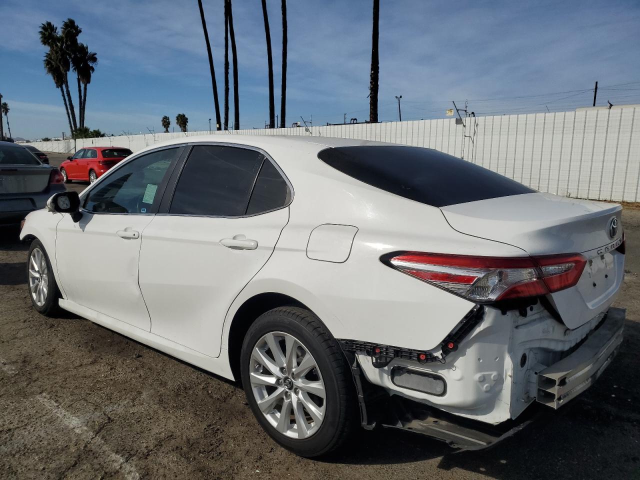 VIN 4T1B11HK4JU013972 2018 TOYOTA CAMRY no.2