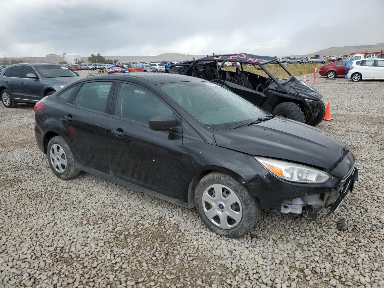 VIN 1FADP3E20HL258253 2017 FORD FOCUS no.4