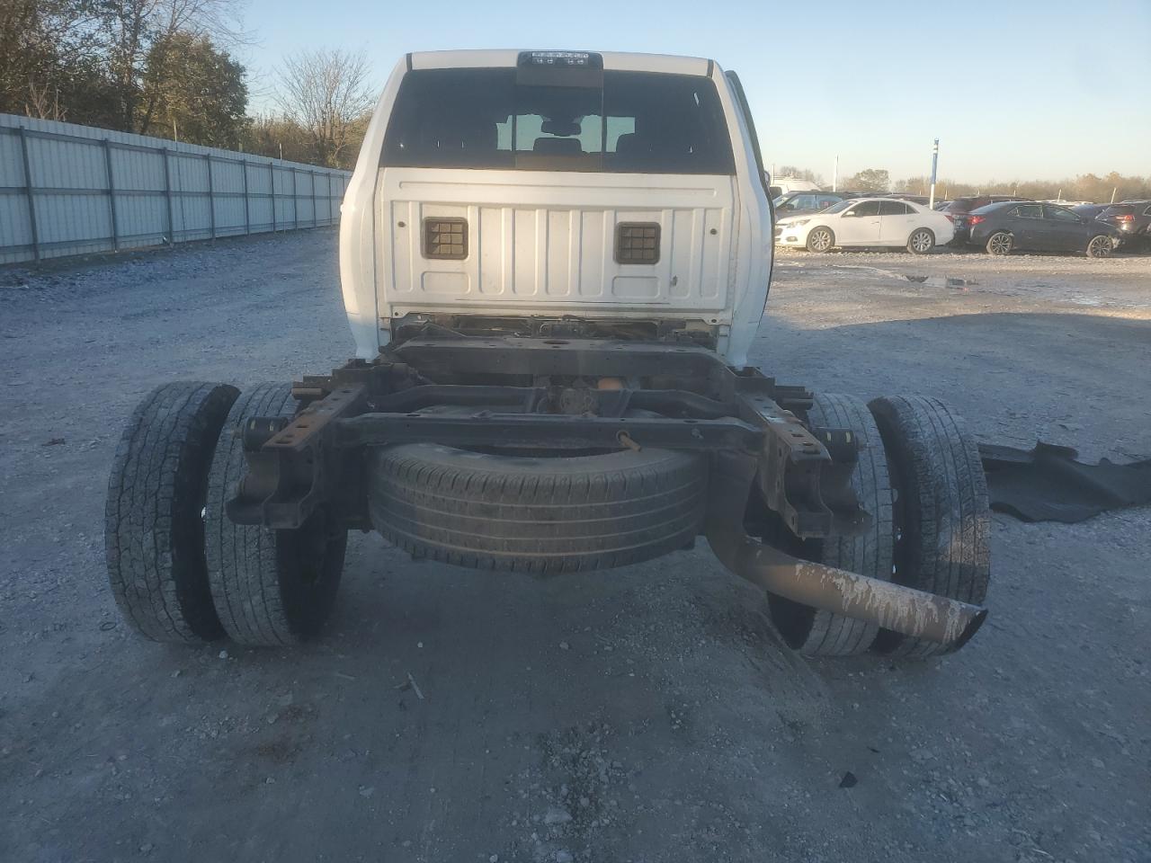 2017 RAM 3500 - Image 6