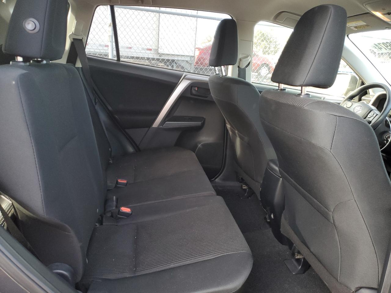 2018 Toyota RAV 4 - Image 11