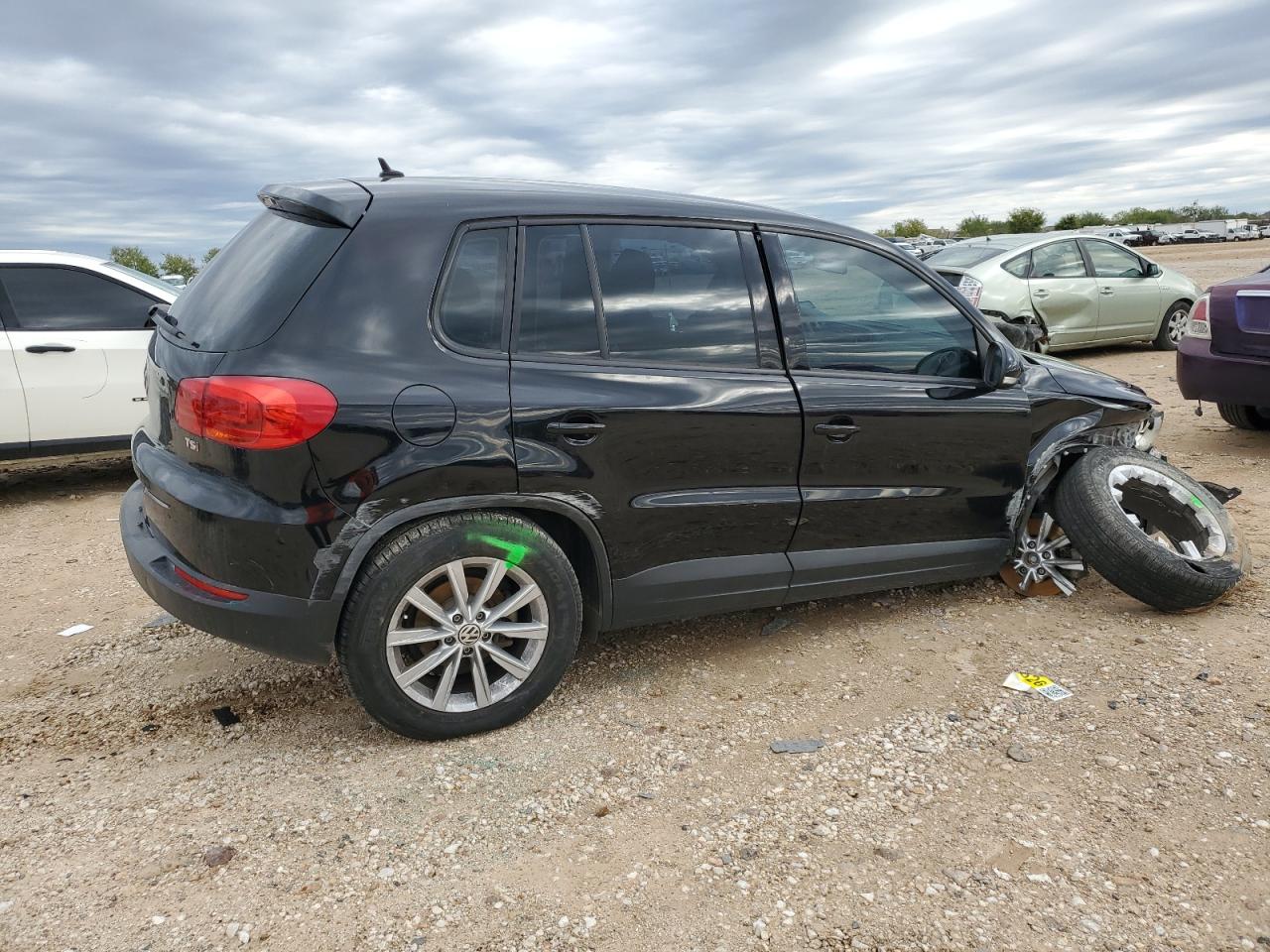 2018 Volkswagen Tiguan - Image 3