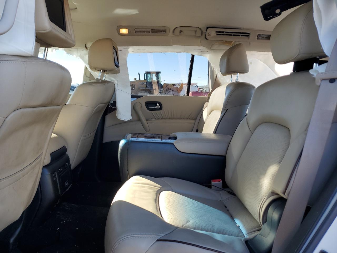 2017 Nissan Armada - Image 11