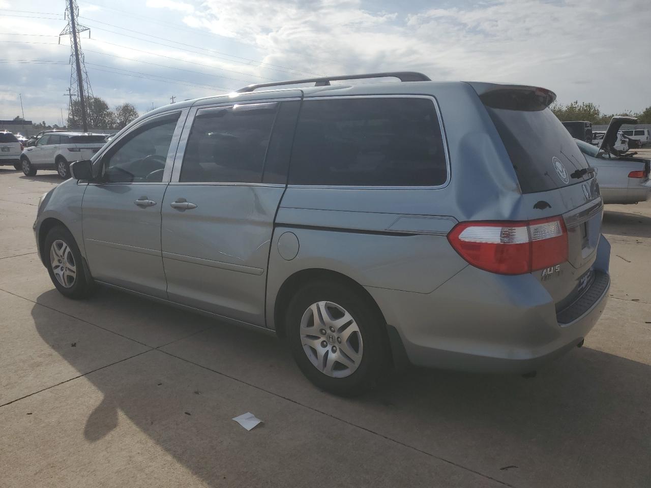 2007 Honda Odyssey - Image 2