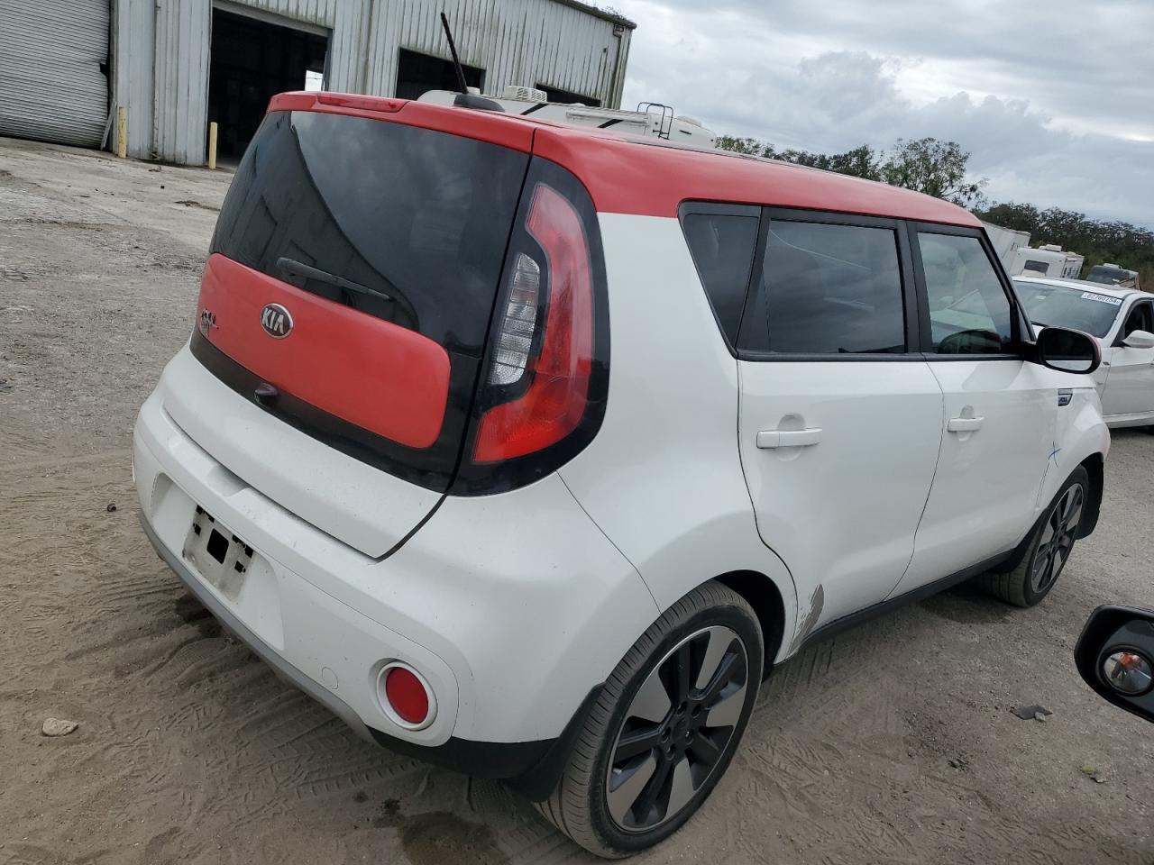 VIN KNDJP3A53K7633775 2019 KIA SOUL no.3