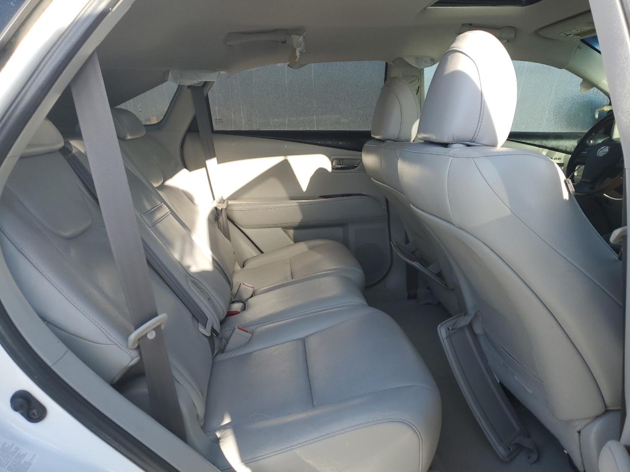 2010 Lexus RX - Image 11
