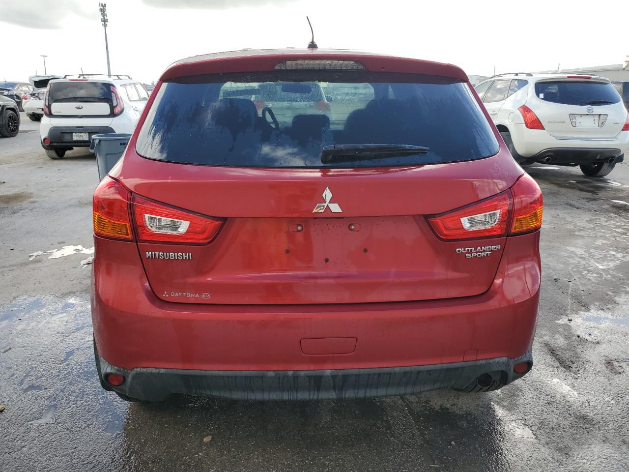 2015 Mitsubishi Outlander - Image 6