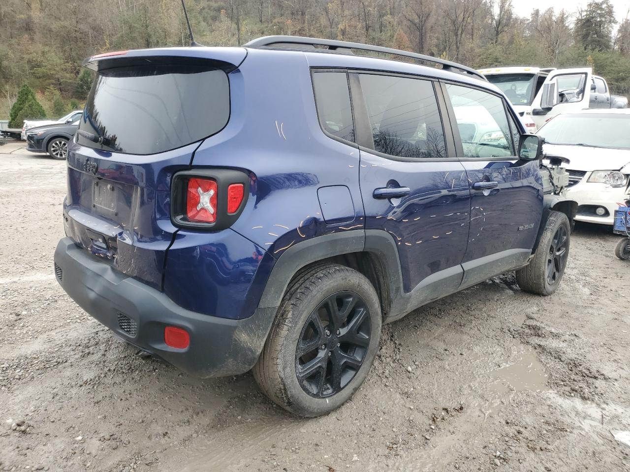 VIN ZACNJBBB4KPK03285 2019 JEEP RENEGADE no.3