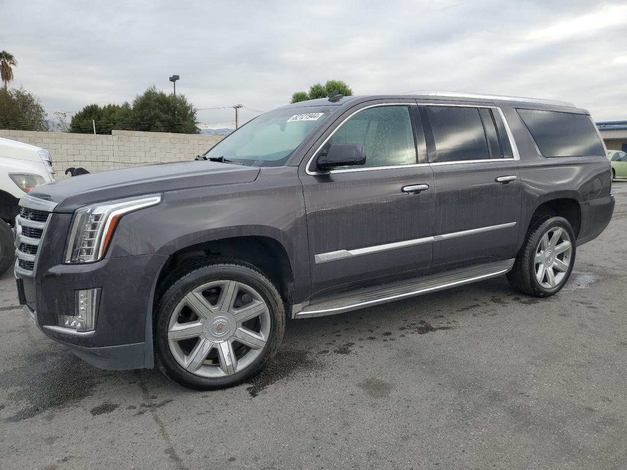 2015 Cadillac Escalade Esv Premium for Sale in Colton, CA - Minor Dent/Scratches