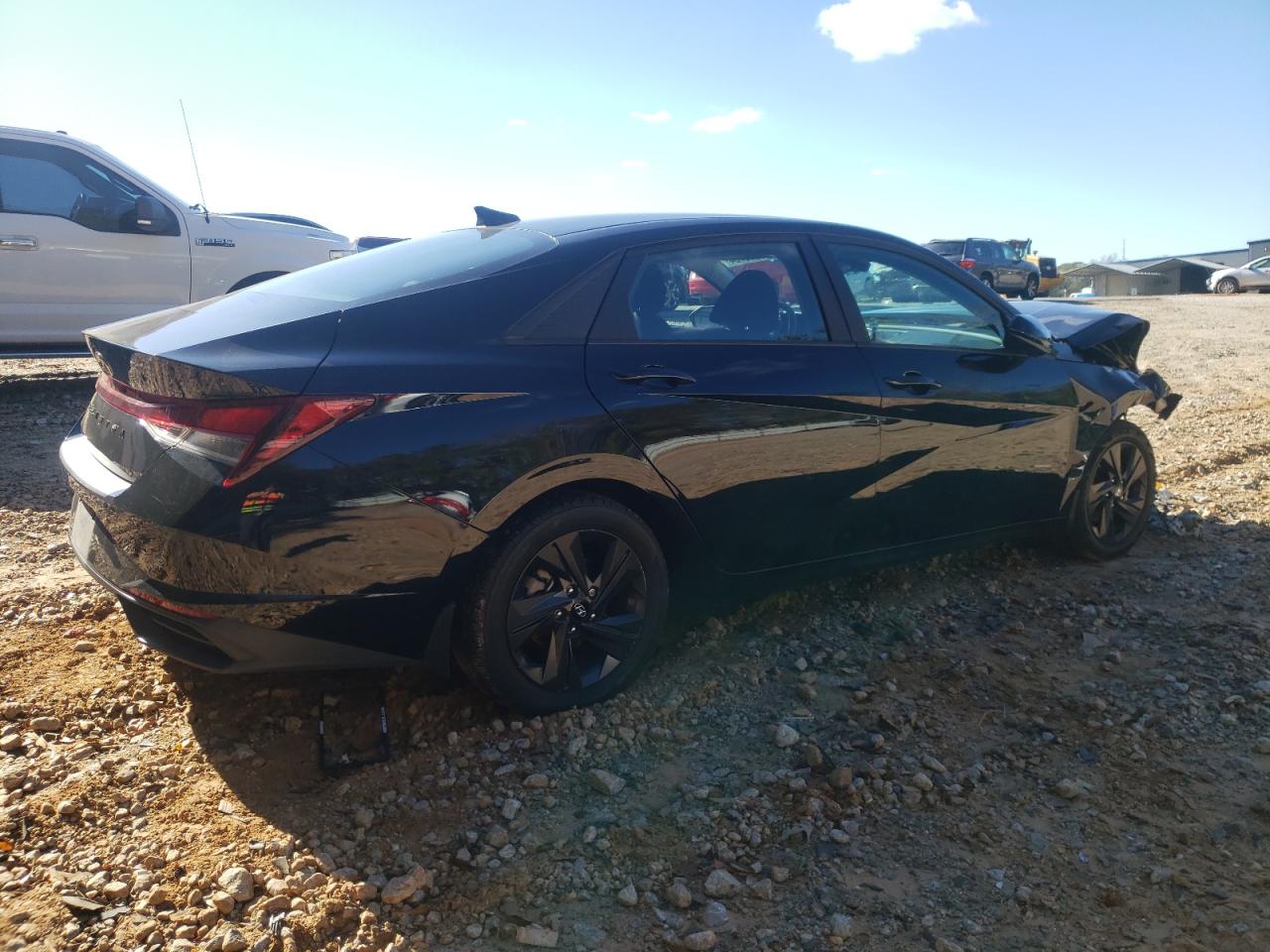 2023 Hyundai Elantra - Image 3