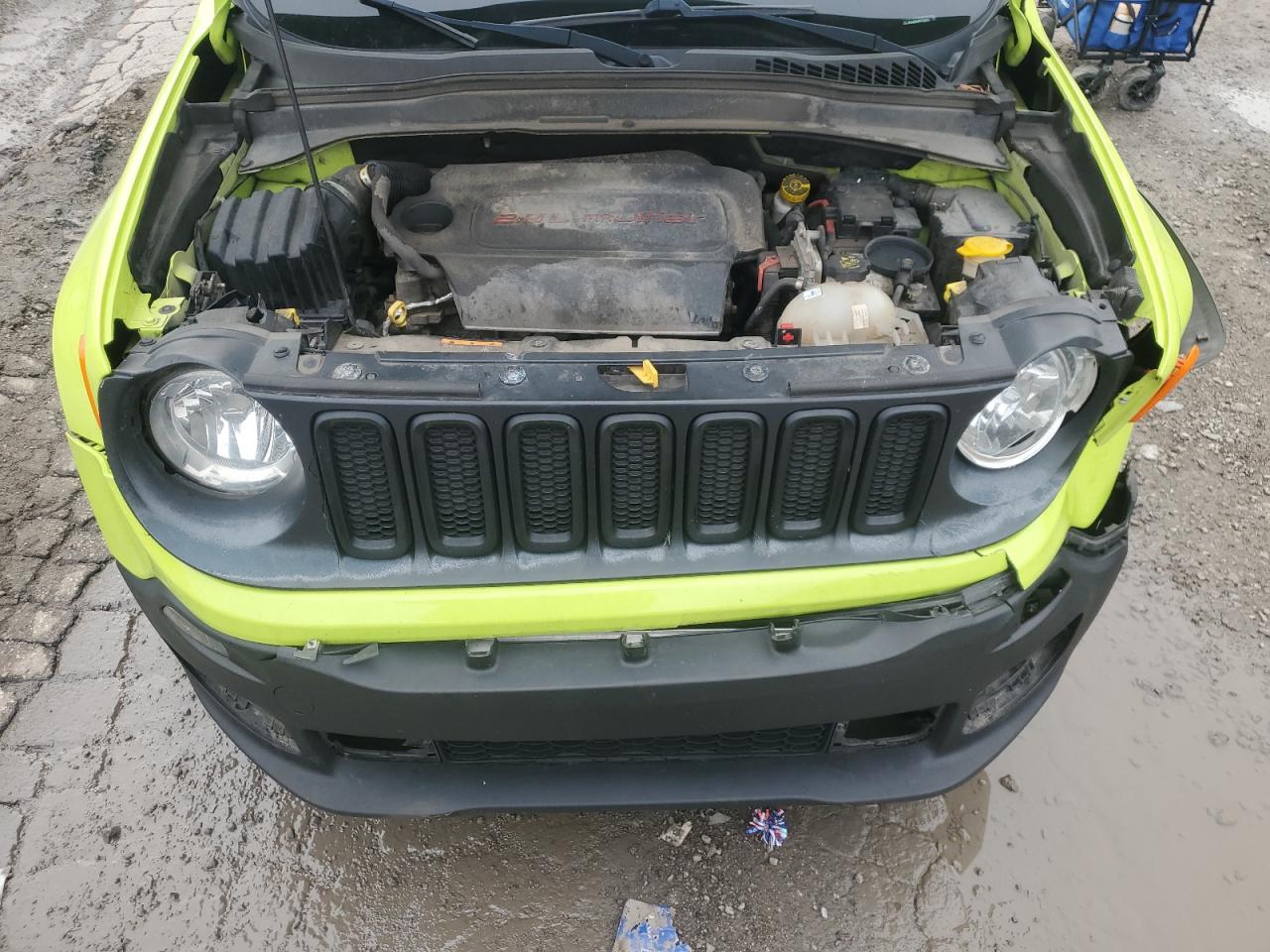 2017 Jeep Renegade - Image 12