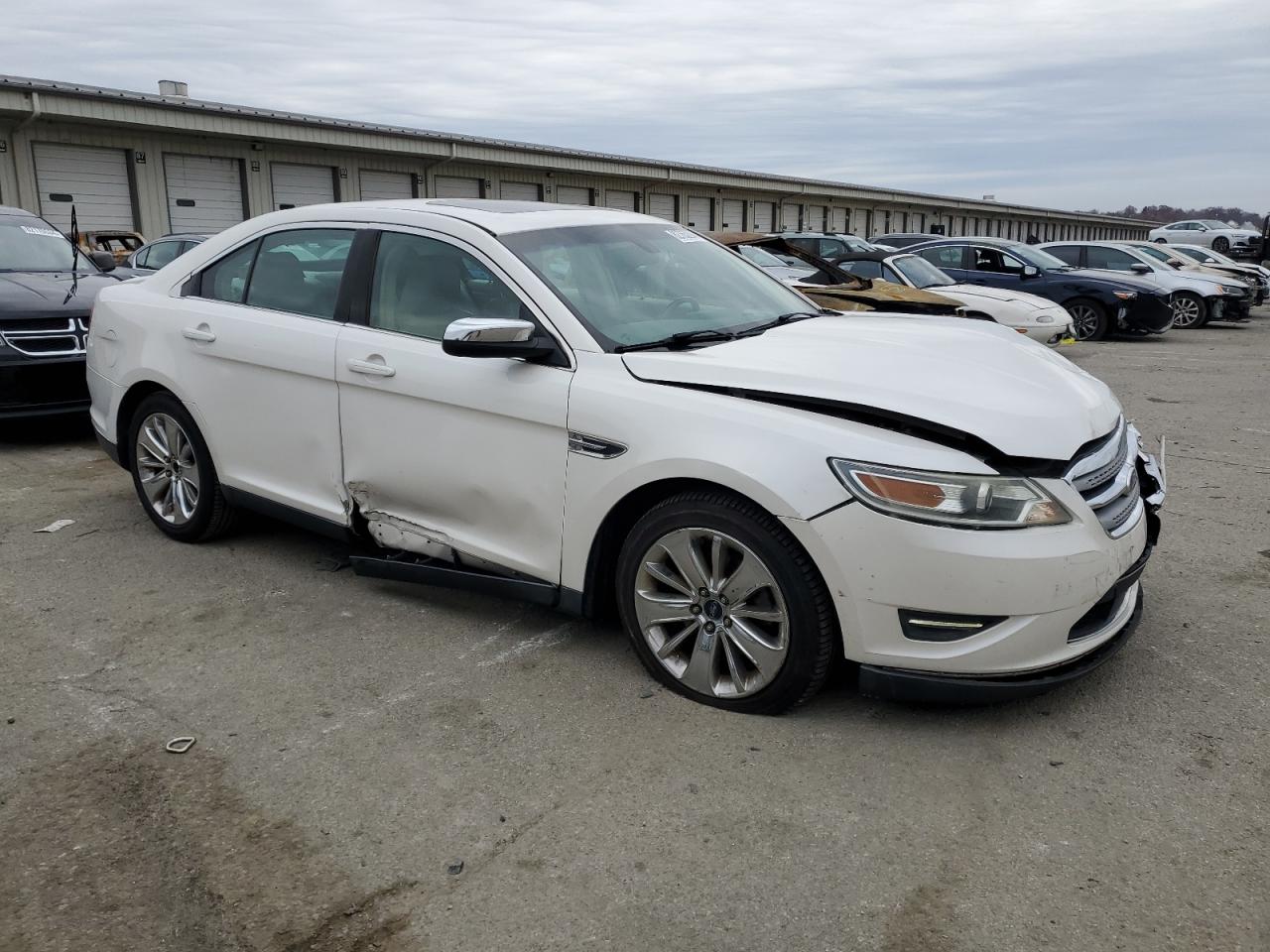 2011 Ford Taurus - Image 4