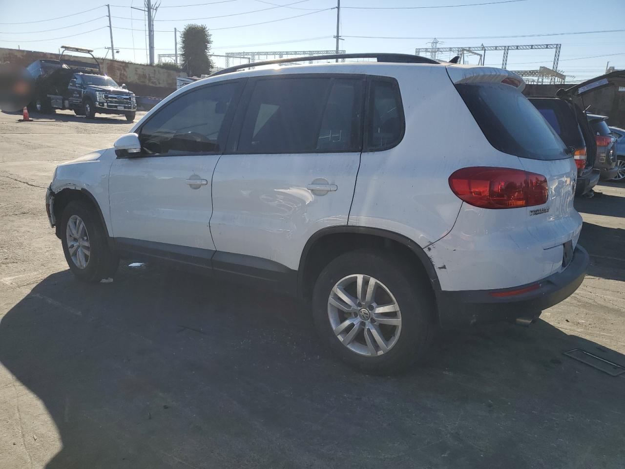 VIN WVGAV7AX5HK039706 2017 VOLKSWAGEN TIGUAN no.2