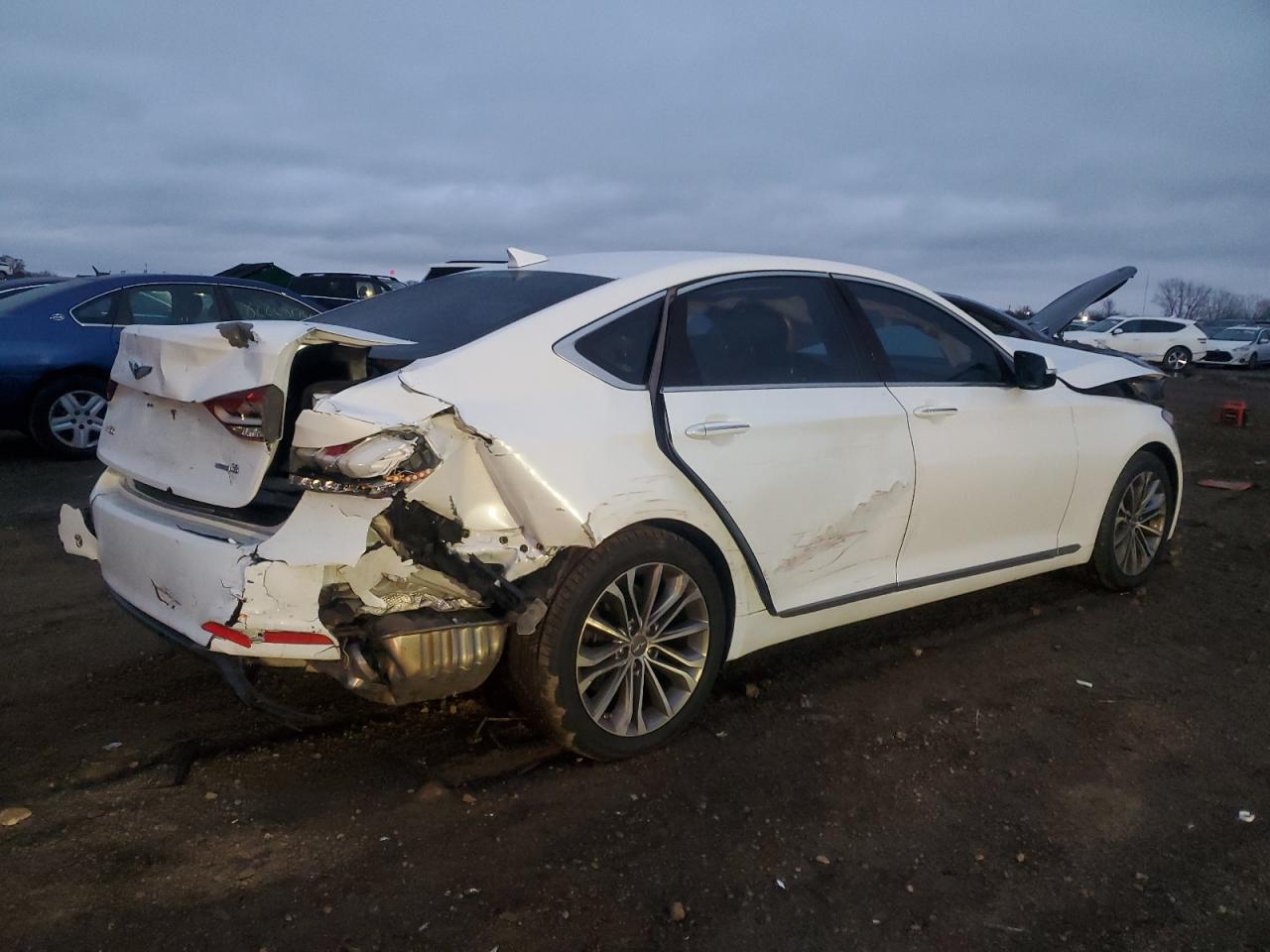 2015 Hyundai Genesis - Image 3