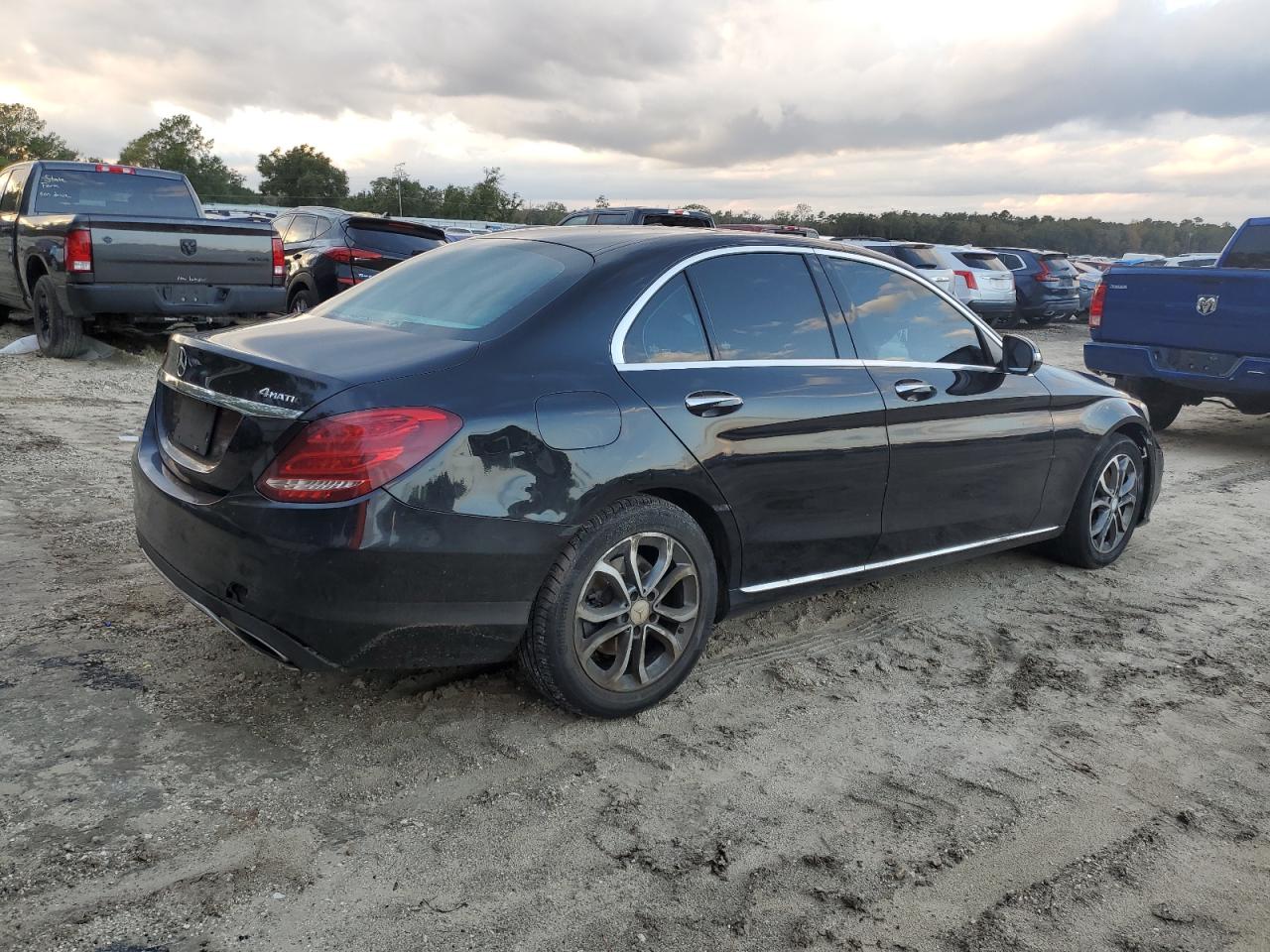 VIN 55SWF4KB7FU034041 2015 MERCEDES-BENZ C-CLASS no.3