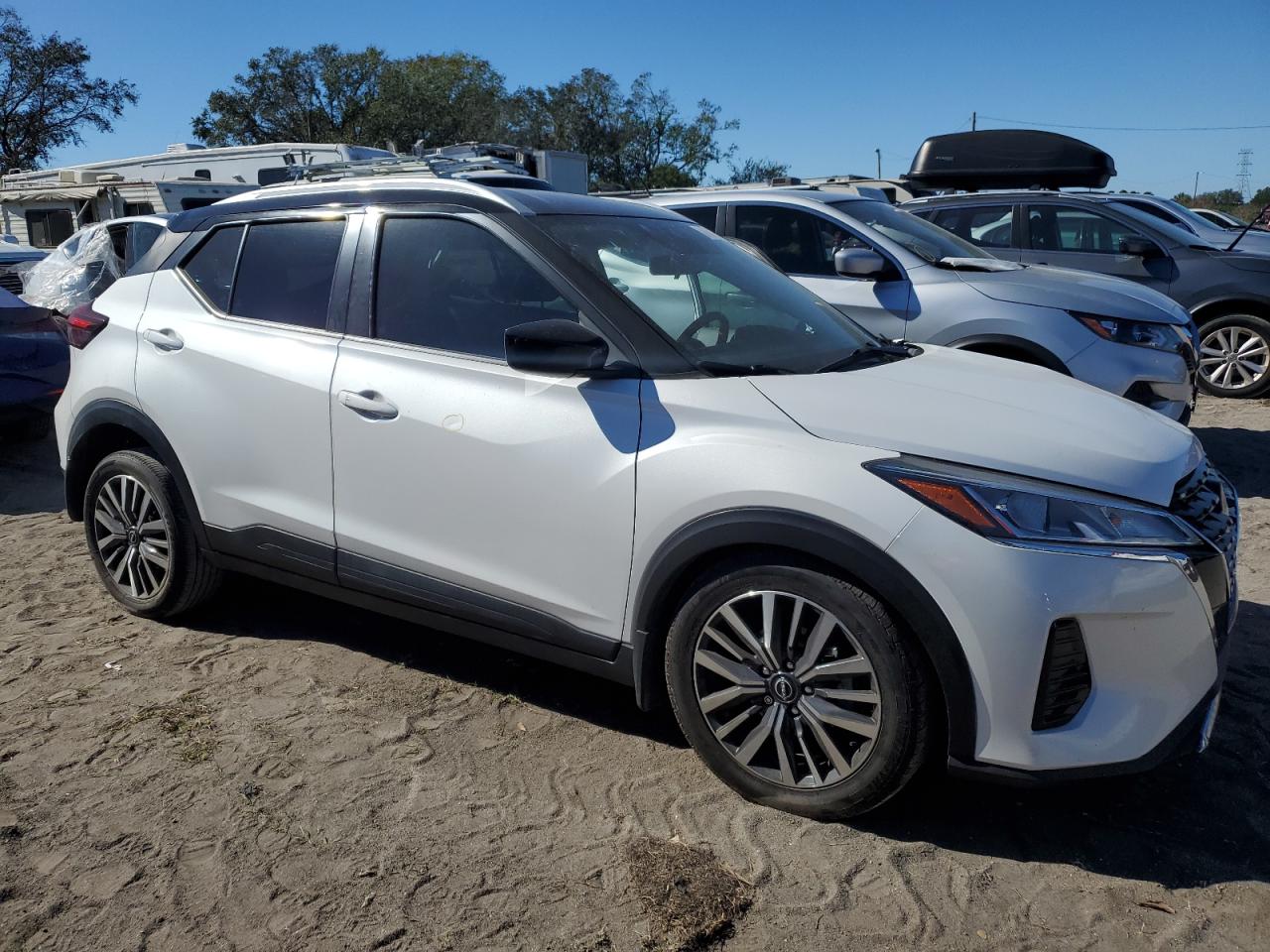 2022 Nissan Kicks - Image 4