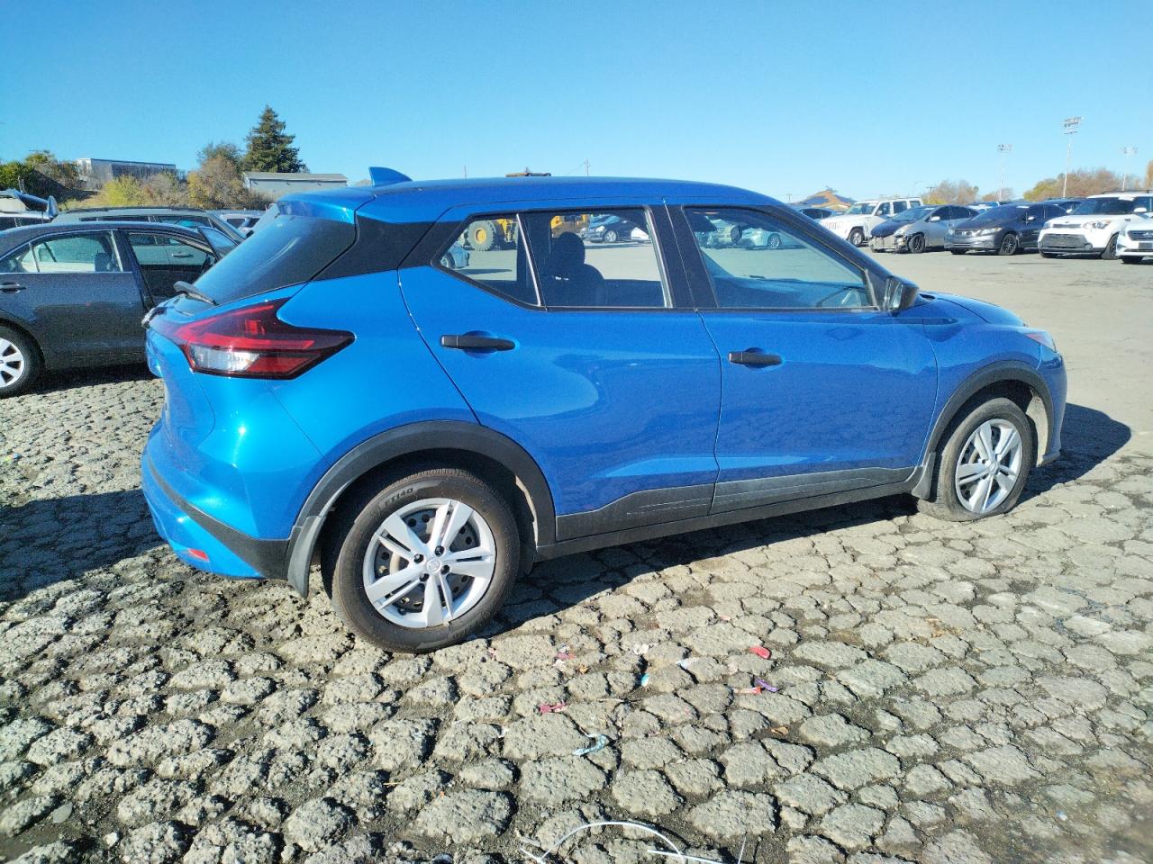 2022 Nissan Kicks - Image 3