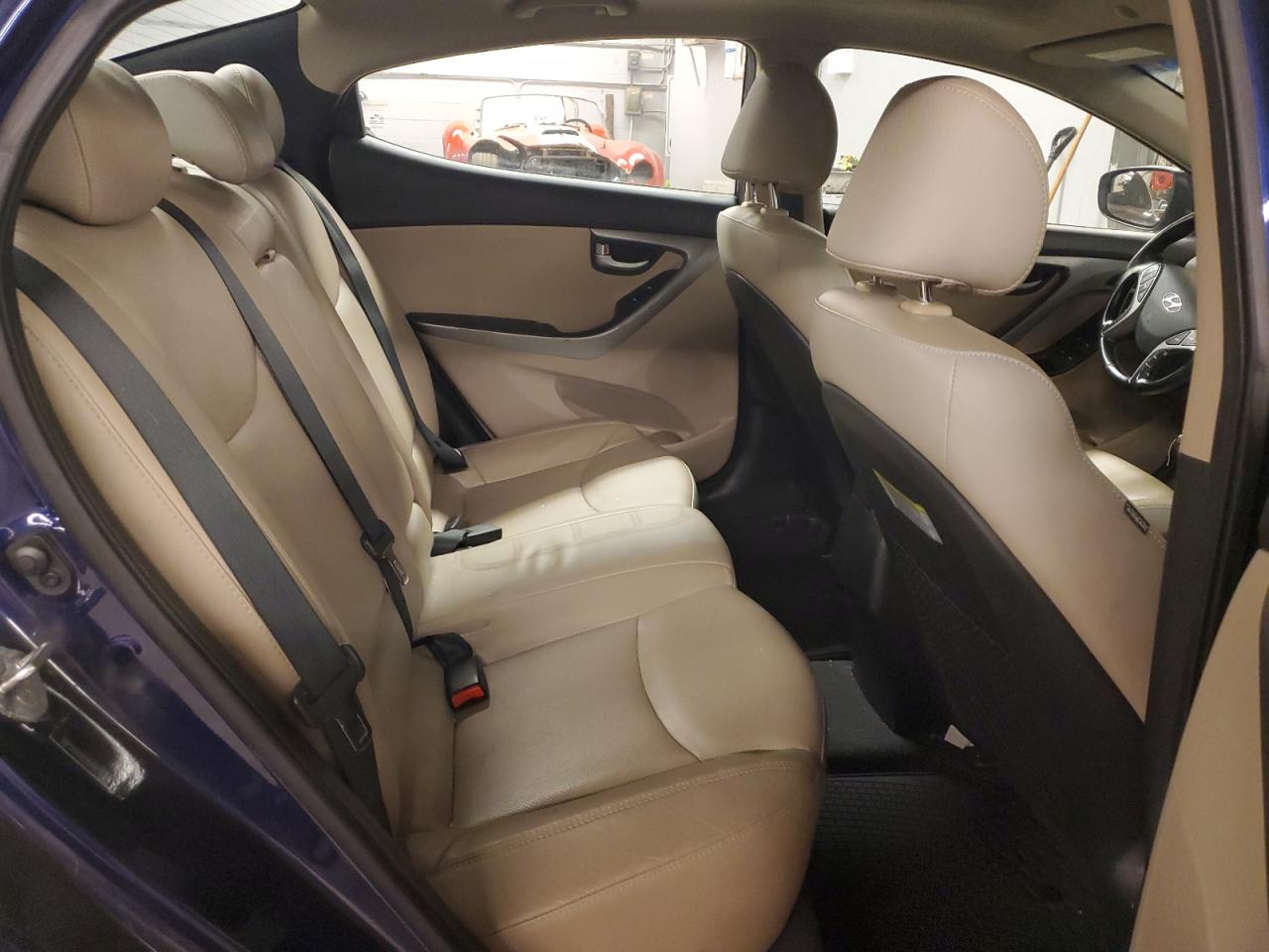 2014 Hyundai Elantra - Image 10