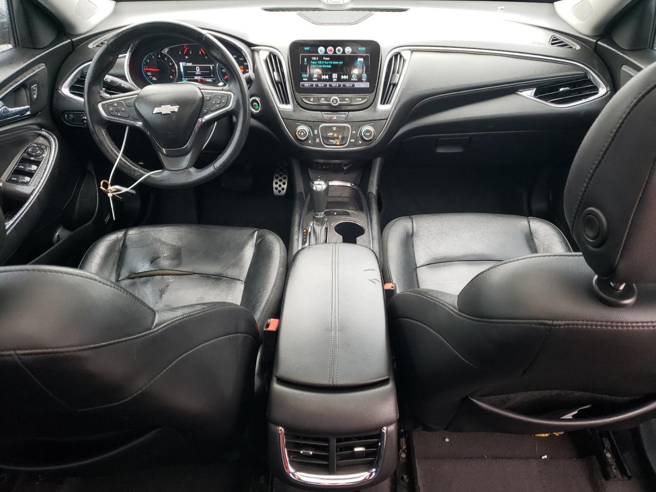 2017 Chevrolet Malibu - Image 8