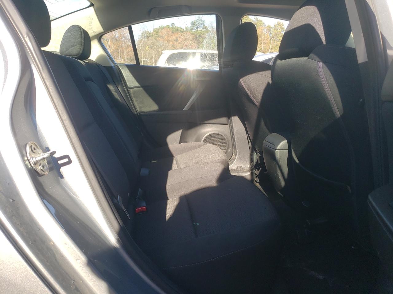 2012 Mazda 3 - Image 10