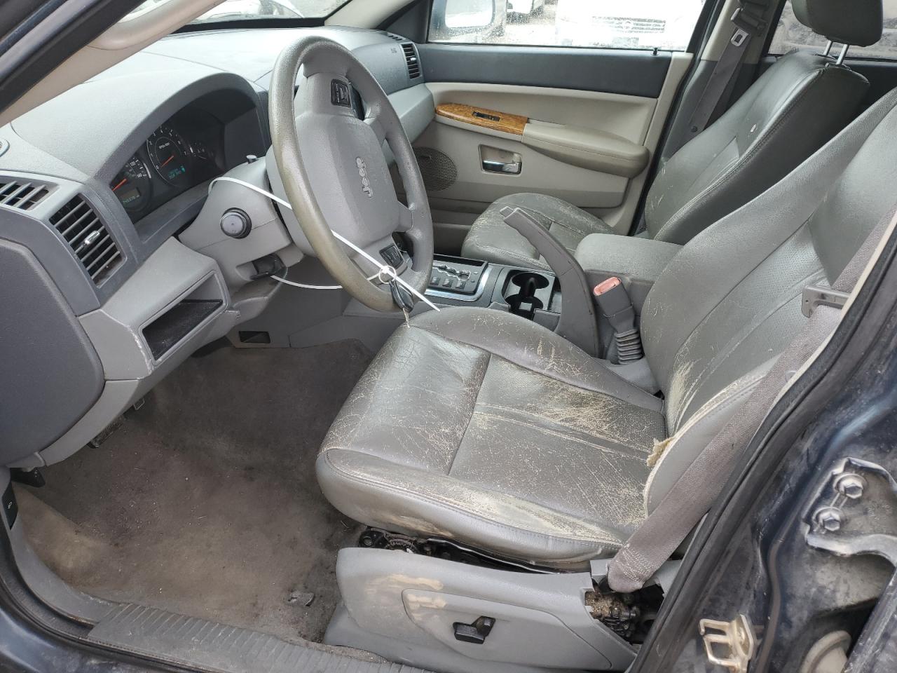 2006 Jeep Grand Cherokee - Image 7