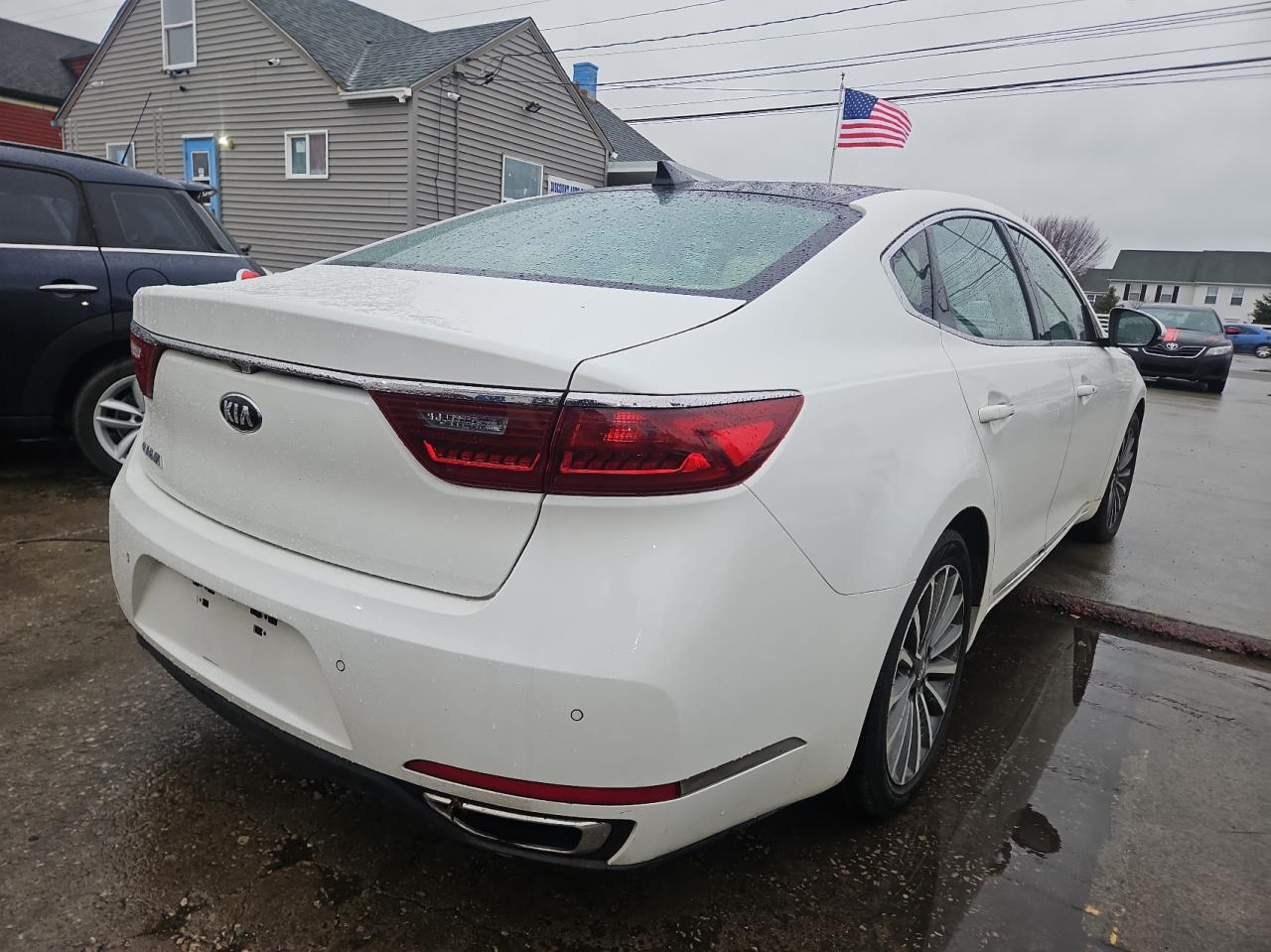 2017 Kia Cadenza - Image 4
