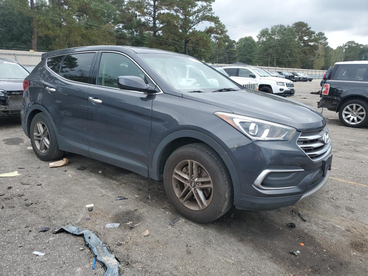 VIN 5XYZTDLB4JG562045 2018 HYUNDAI SANTA FE no.4