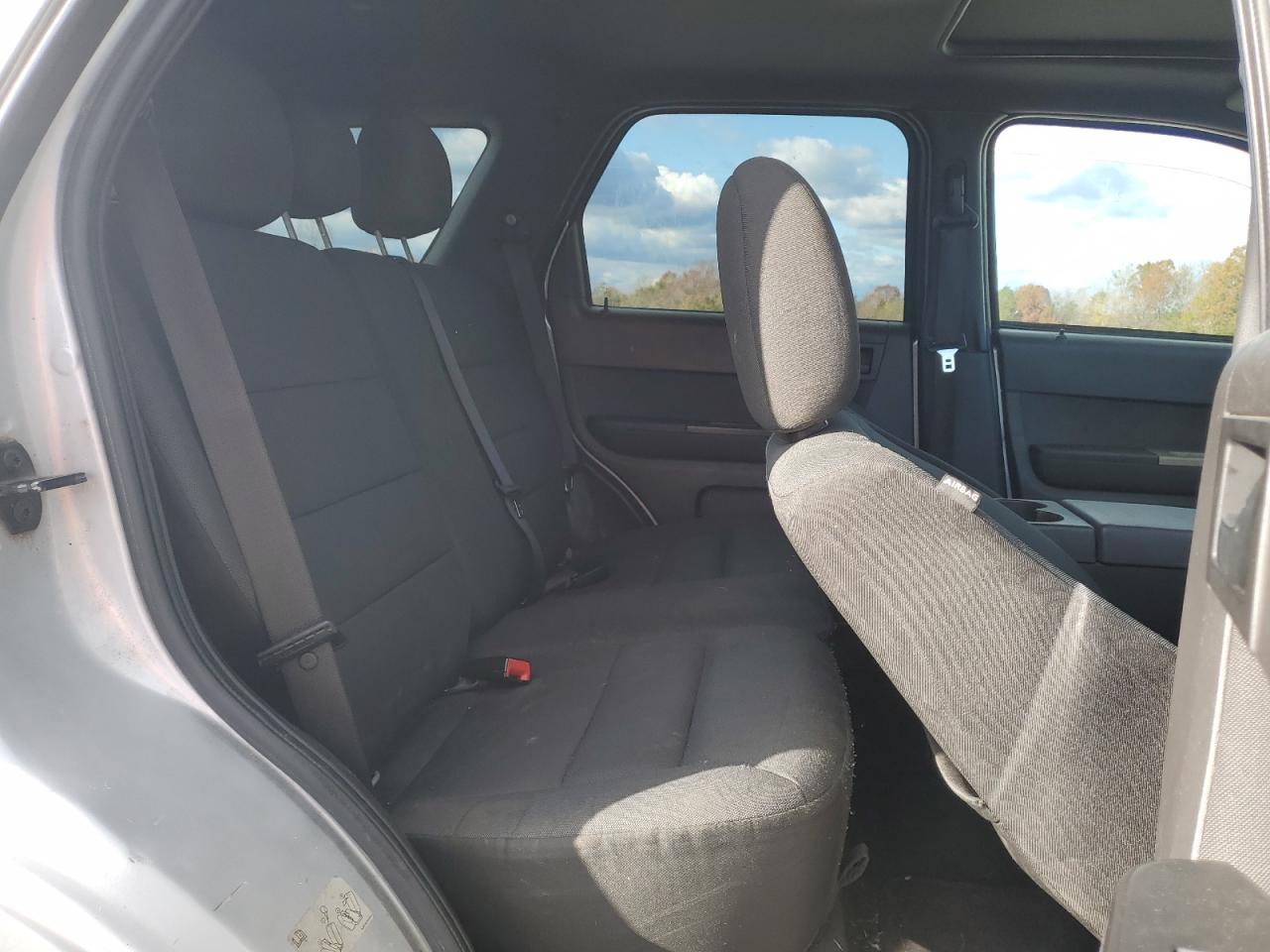 2011 Ford Escape - Image 11