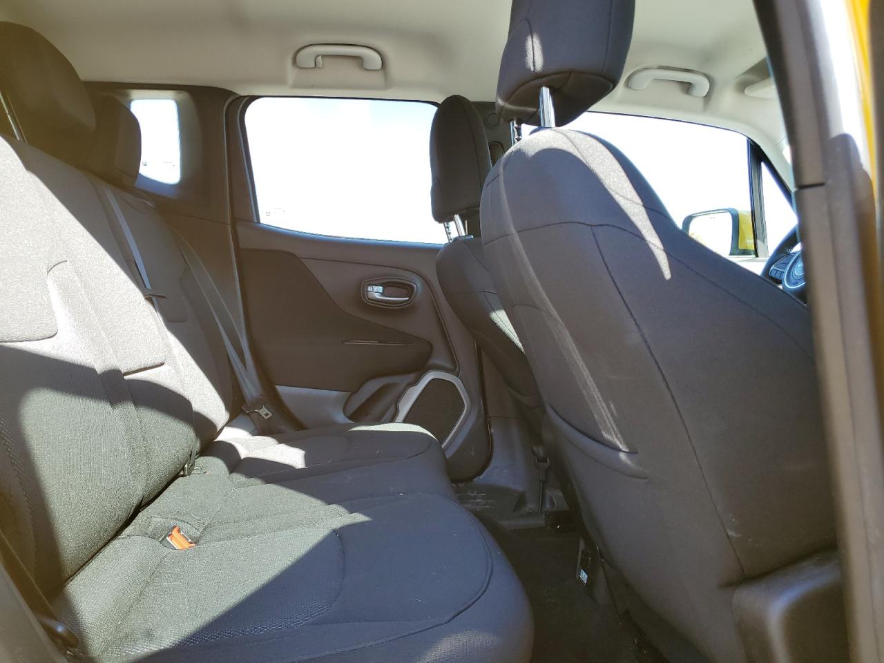 2017 Jeep Renegade - Image 11