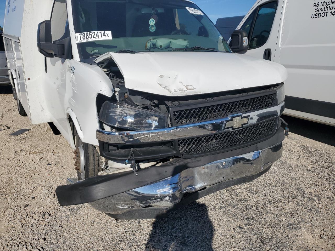2011 Chevrolet Express - Image 9