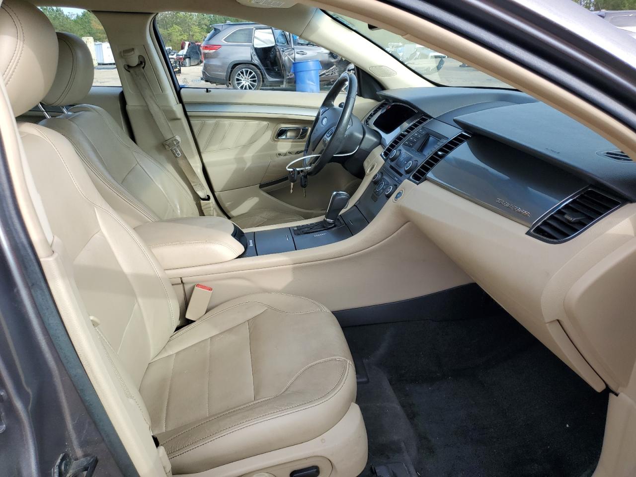 2014 Ford Taurus - Image 5