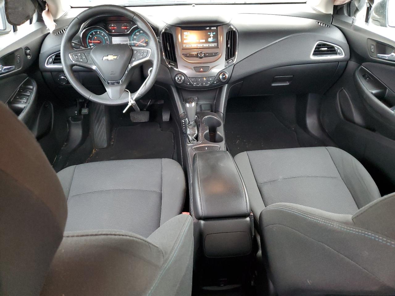 2018 Chevrolet Cruze - Image 8