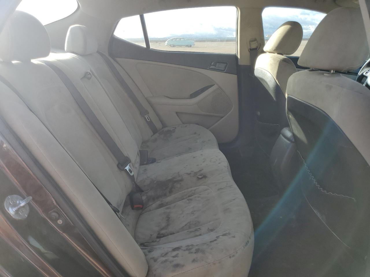 2011 Kia Optima - Image 10
