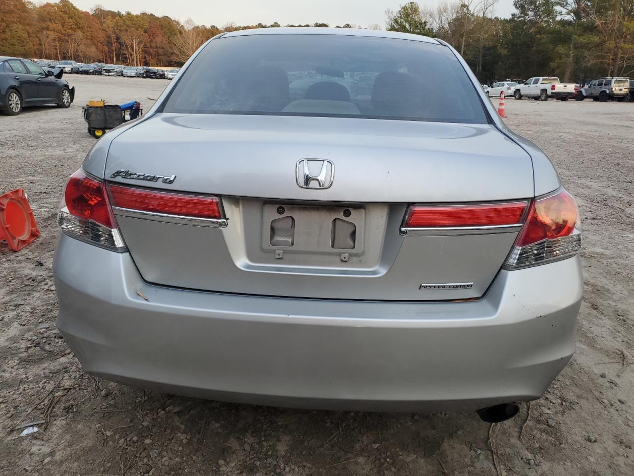 2011 Honda Accord Se VIN: 1HGCP2F63BA092090 Lot: 81535954