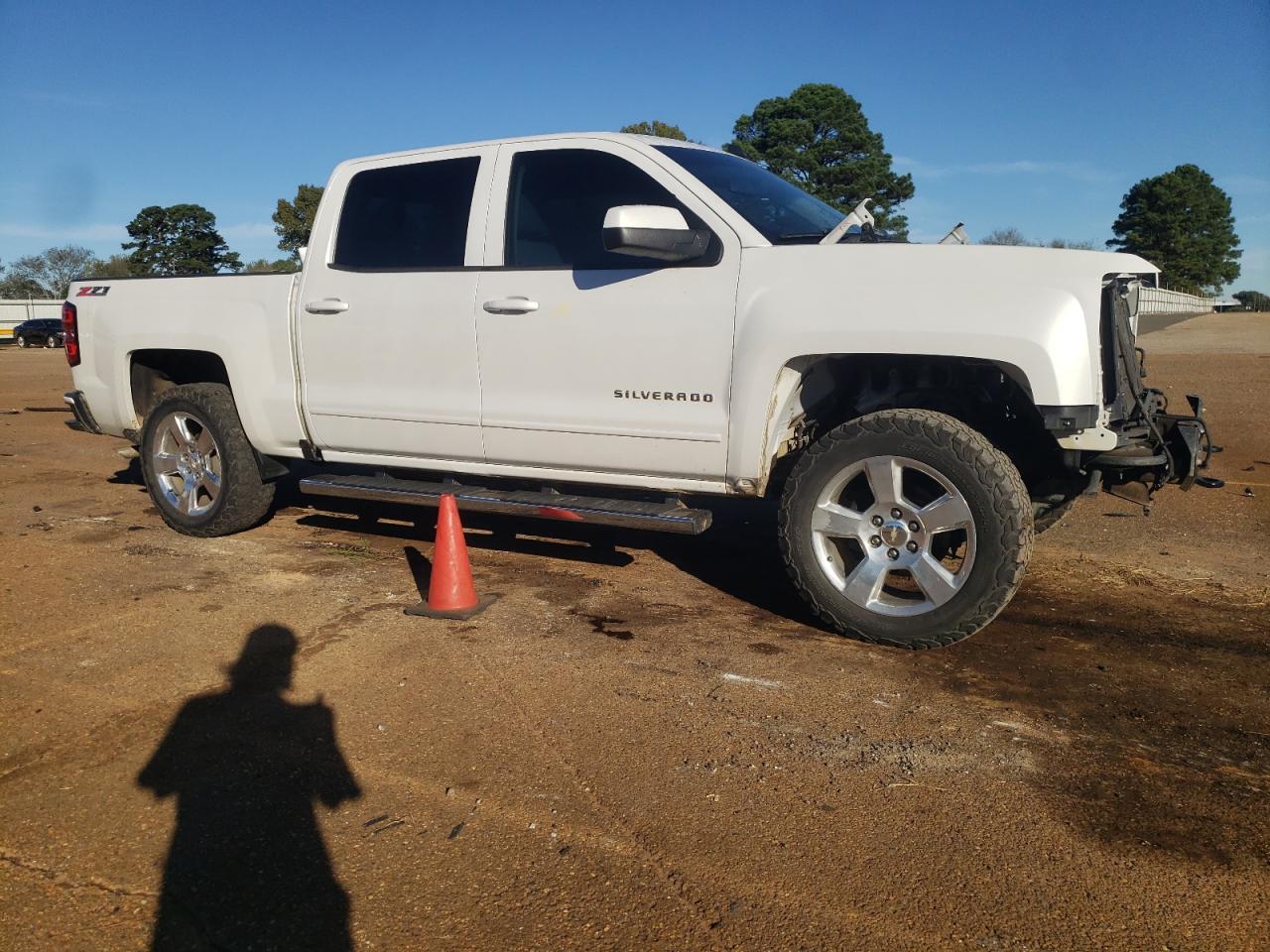 2016 Chevrolet Silverado - Image 4
